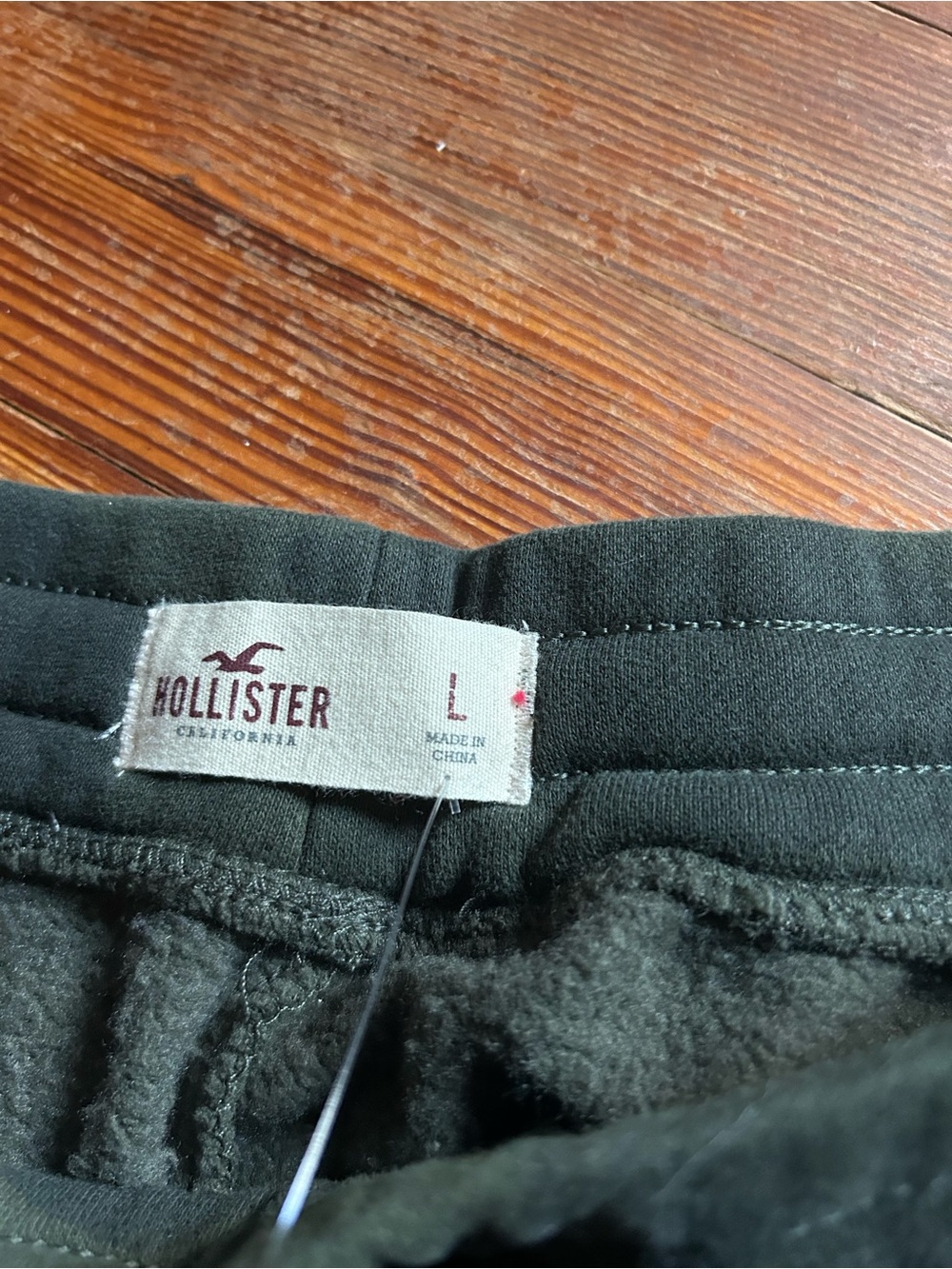 Hollister Olive Green Joggers
SIZE: LAGRE
BRAND NEW WITH TAGS - Picture 5 of 6